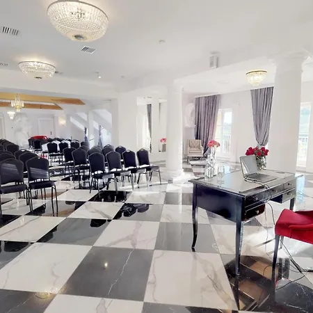 Pałac Alexandrinum 4*